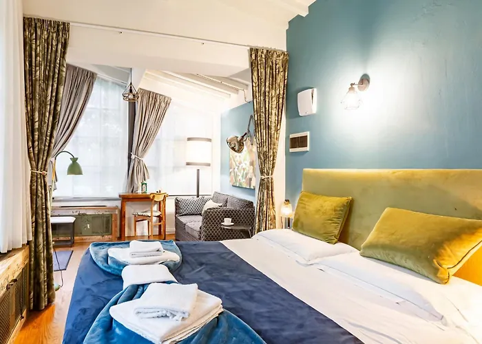 Guesthost - Le Serre Di Galileo Apartamento